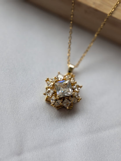 Collier Tournant Fleur — Doré & Strass blanc