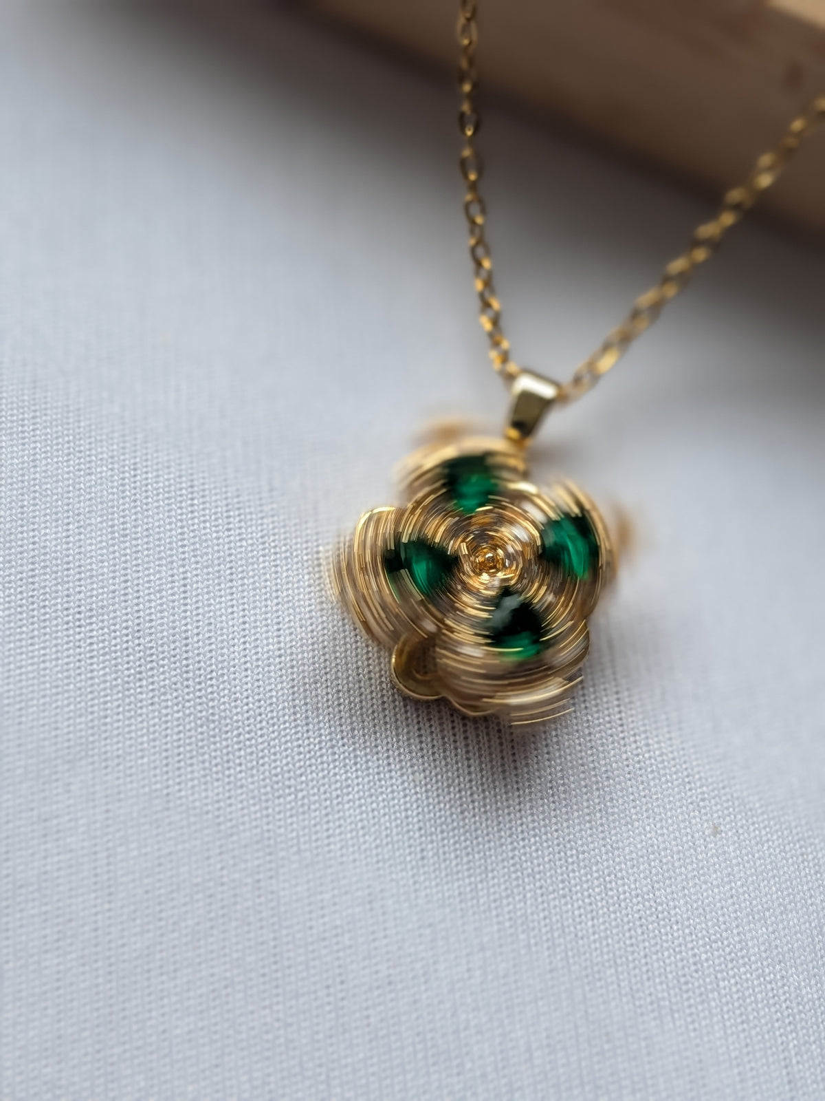 Collier Tournant Fleur — Doré & Strass vert