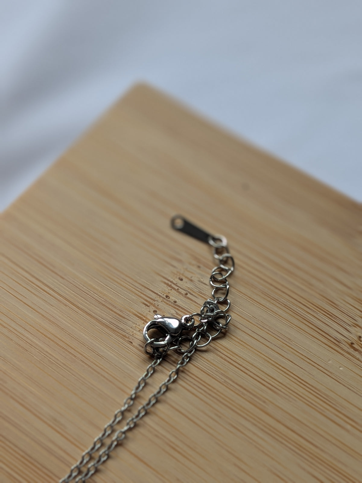 Collier Pendentif Trèfle à Double Face – Élégance