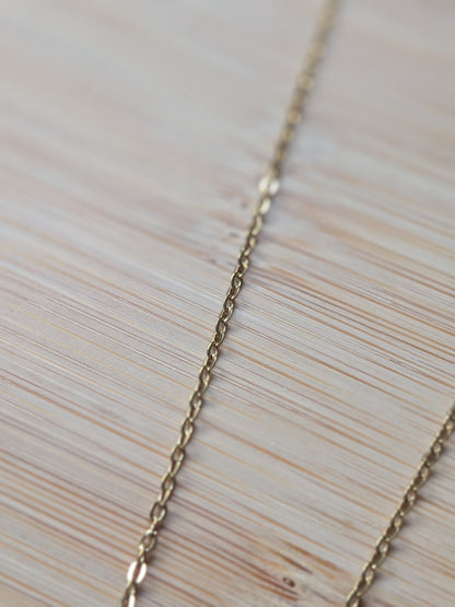 Collier Pendentif Trèfle à Double Face – Élégance et Nacre