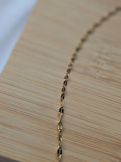 Collier fleur dorée chic en acier inoxydable