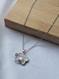 Collier Pendentif Trèfle à Double Face – Élégance
