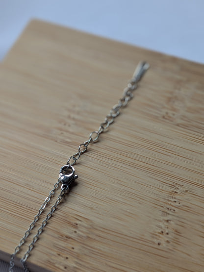 Collier Pendentif Trèfle à Double Face – Élégance